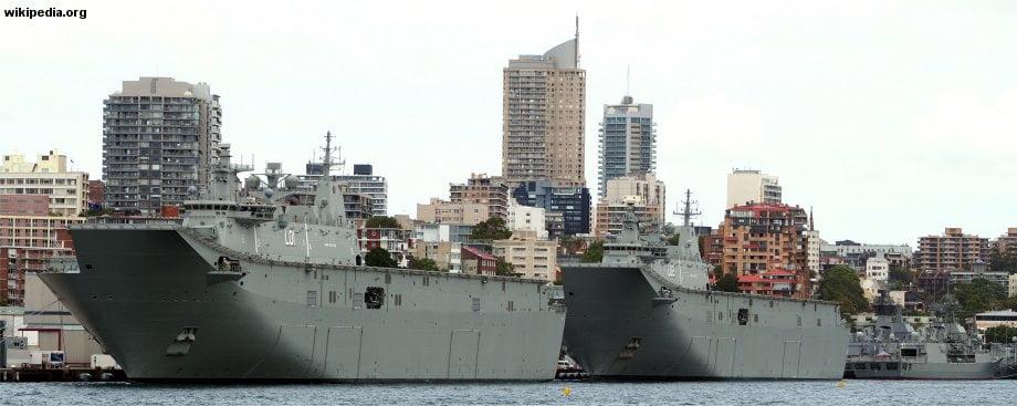 2 śmigłowcowce typy Canberra oraz Adelaide